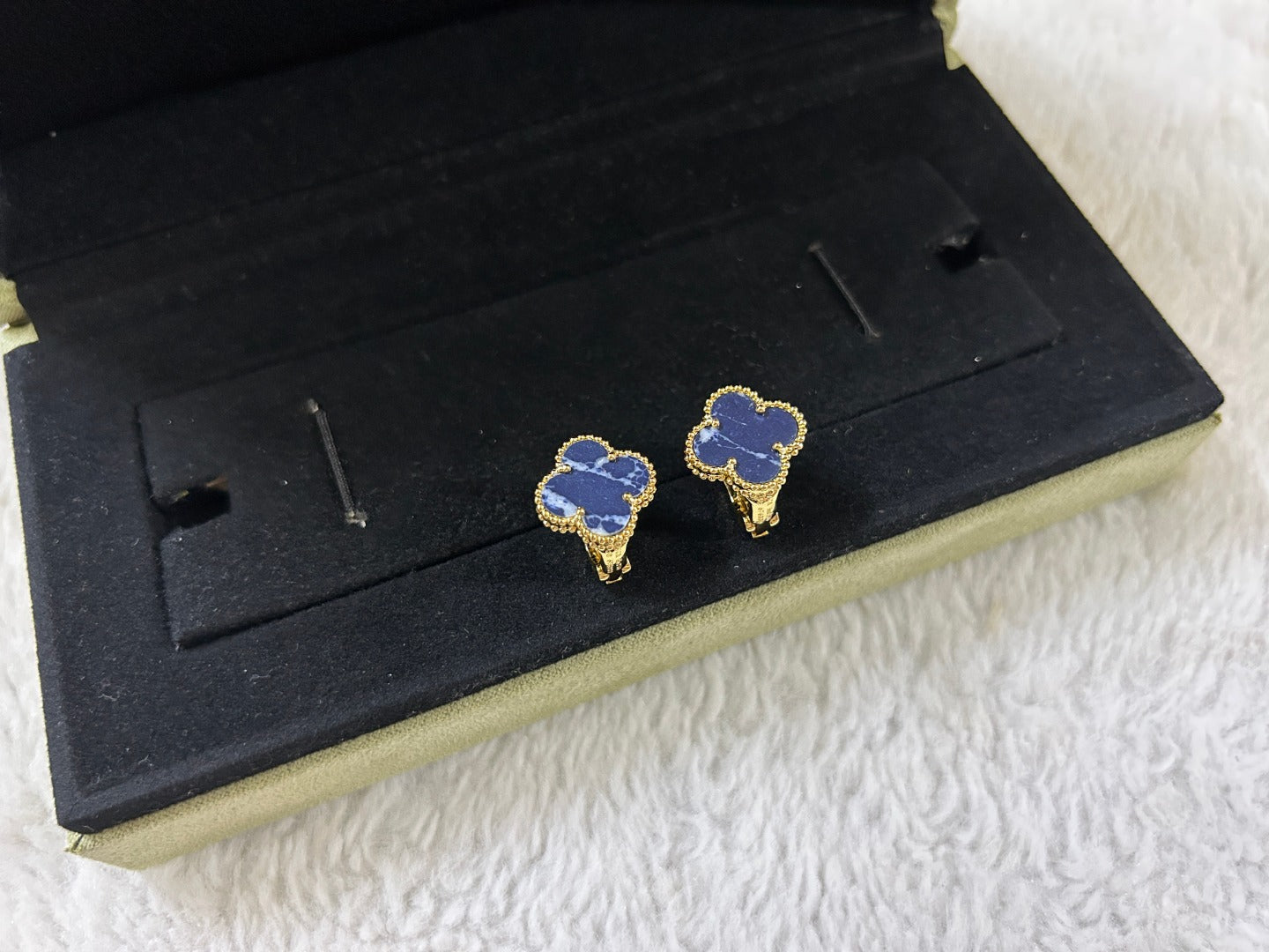 [Vellora-Opalyn]CLOVER PIETERSITE MEDIUM STUD EARRINGS