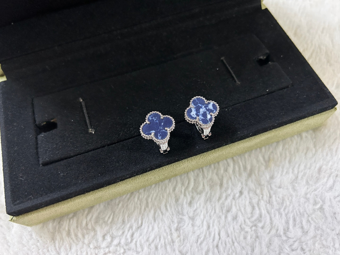 [Vellora-Opalyn]CLOVER PIETERSITE MEDIUM STUD EARRINGS