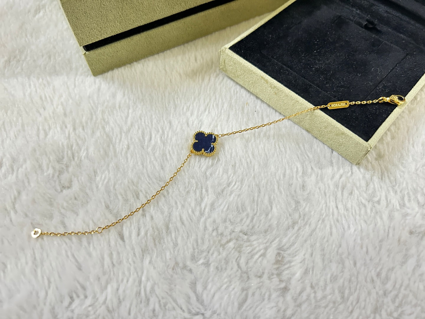 [Vellora-Opalyn]CLOVER 1 MOTIF PIETERSITE BRACELET