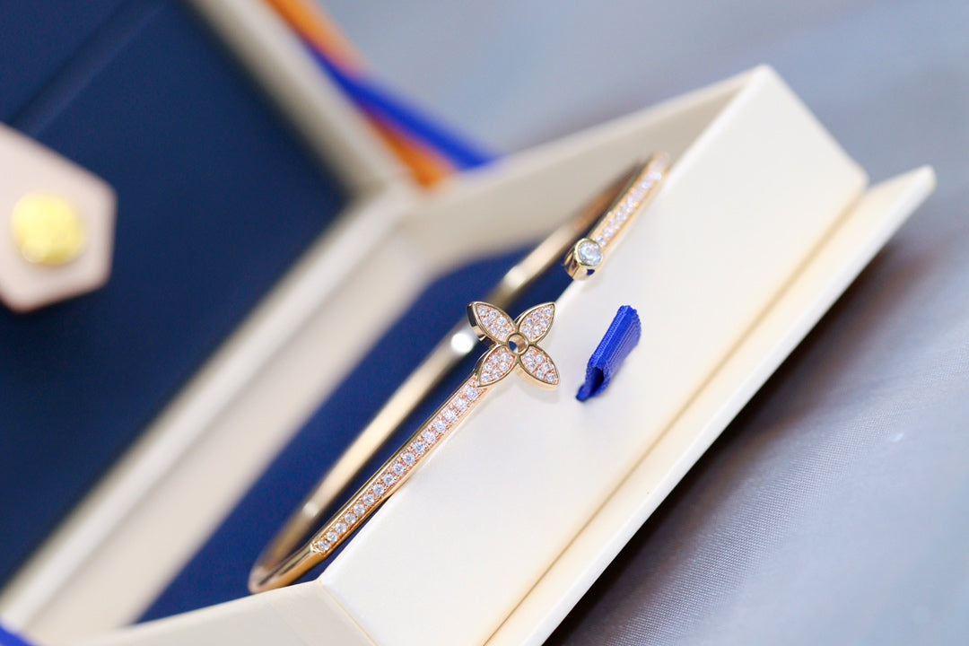 [Vellora-Opalyn]IDYLLE PINK GOLD OPEN BRACELET DIAMOND PAVED