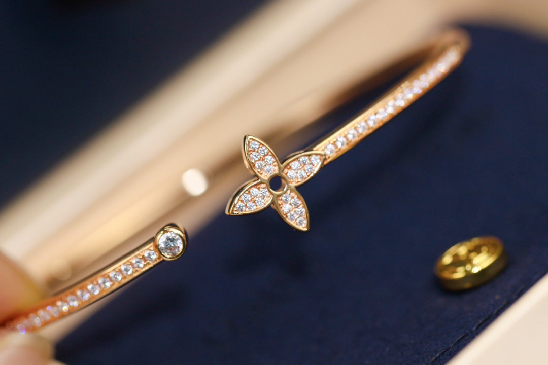 [Vellora-Opalyn]IDYLLE PINK GOLD OPEN BRACELET DIAMOND PAVED