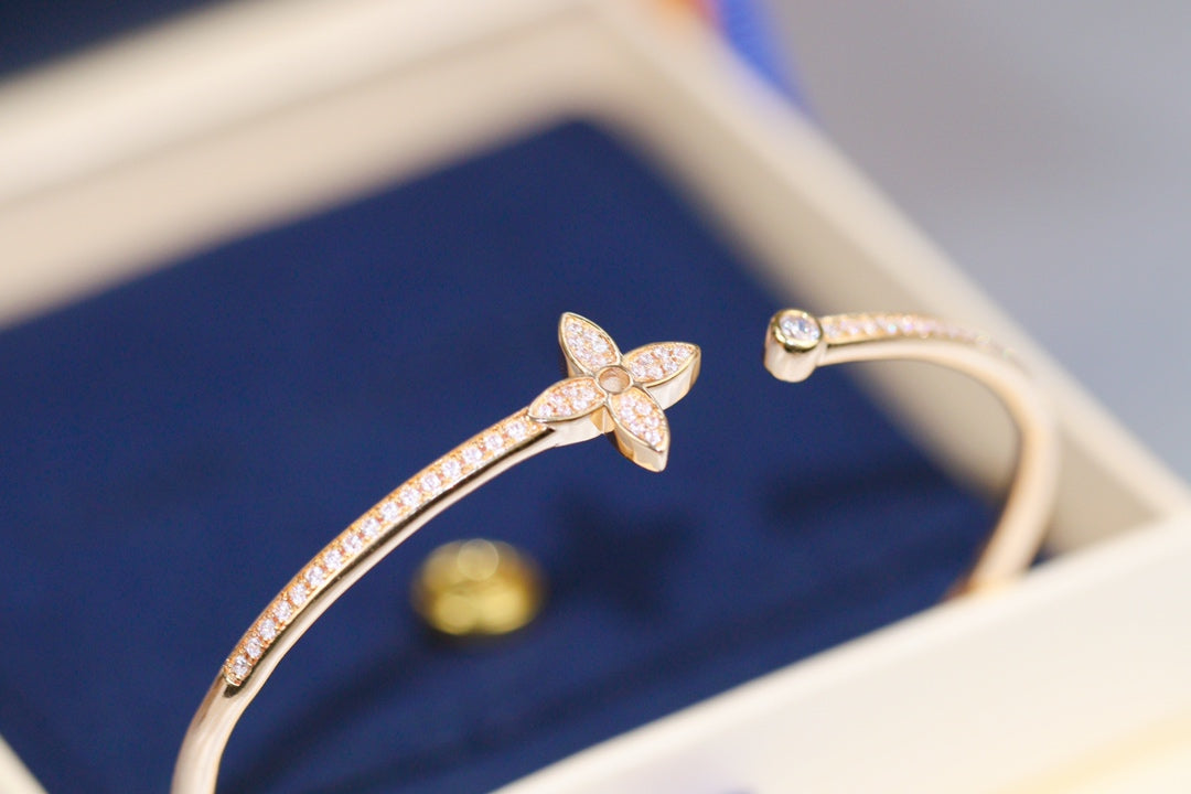 [Vellora-Opalyn]IDYLLE PINK GOLD OPEN BRACELET DIAMOND PAVED