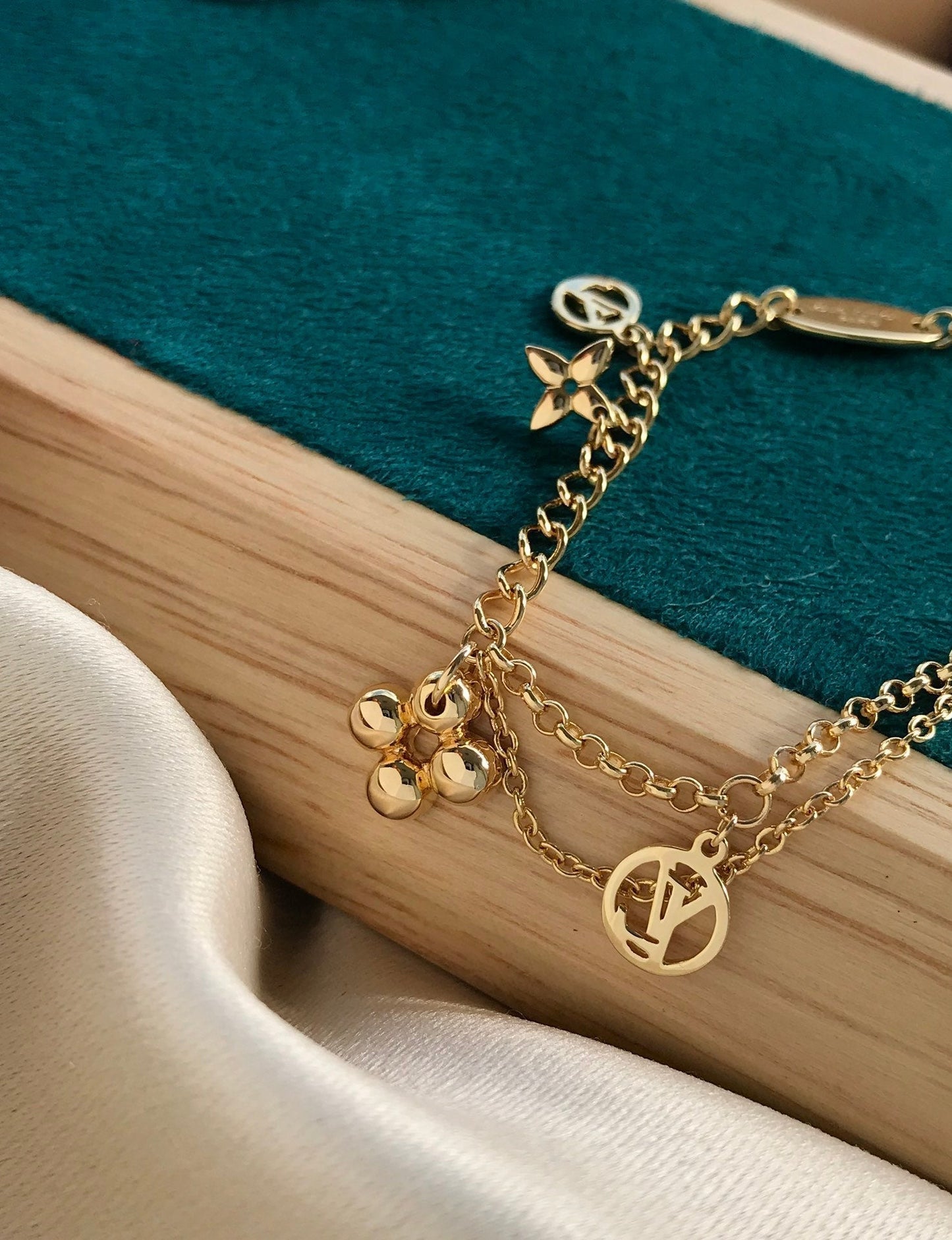 [Vellora-Opalyn]BLOOMING PINK GOLD MOP BRACELET