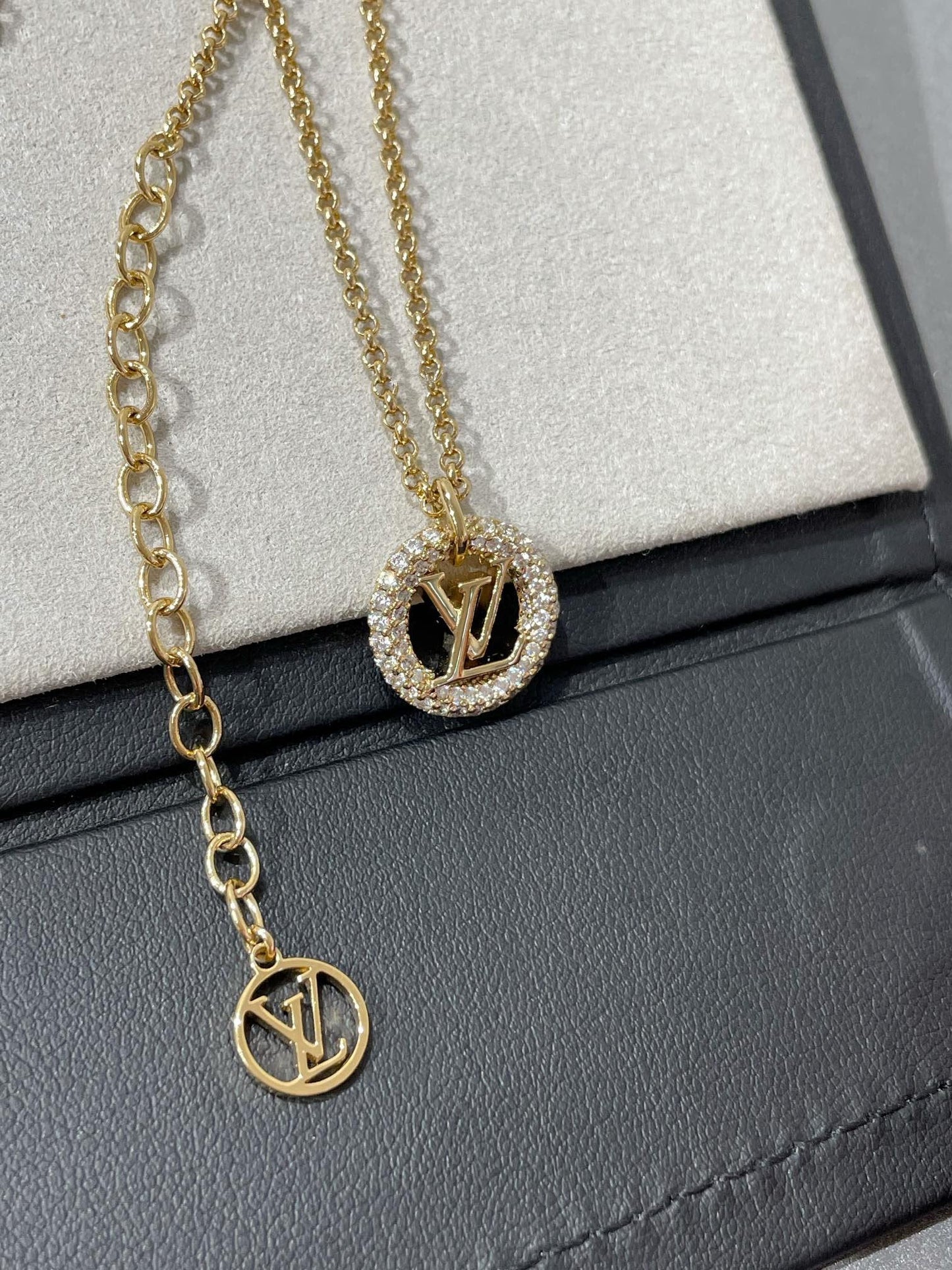 [Vellora-Opalyn]BY NIGHT DIAMOND PAVED NECKLACE