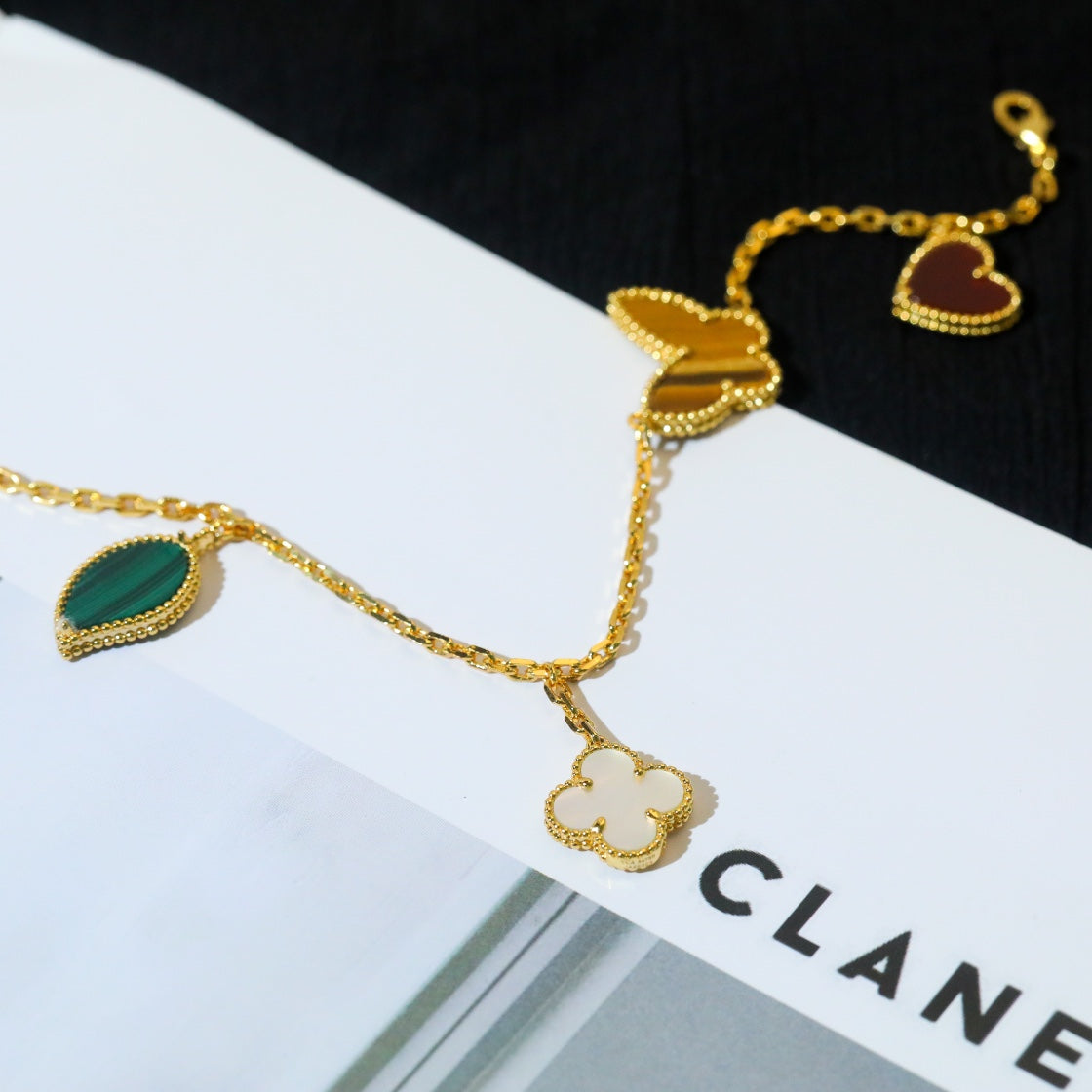 [Vellora-Opalyn]LUCKY SPRING 5 MOTIF GOLD BRACELET