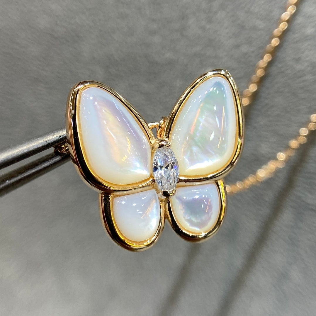 [Vellora-Opalyn]BUTTERFLY MOP DIAMOND NECKLACE