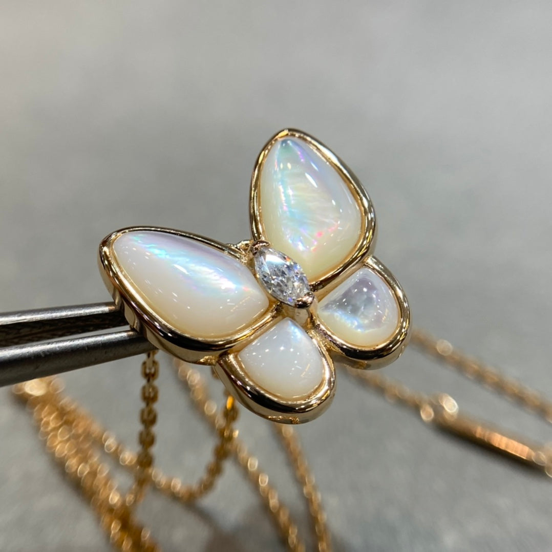 [Vellora-Opalyn]BUTTERFLY MOP DIAMOND NECKLACE