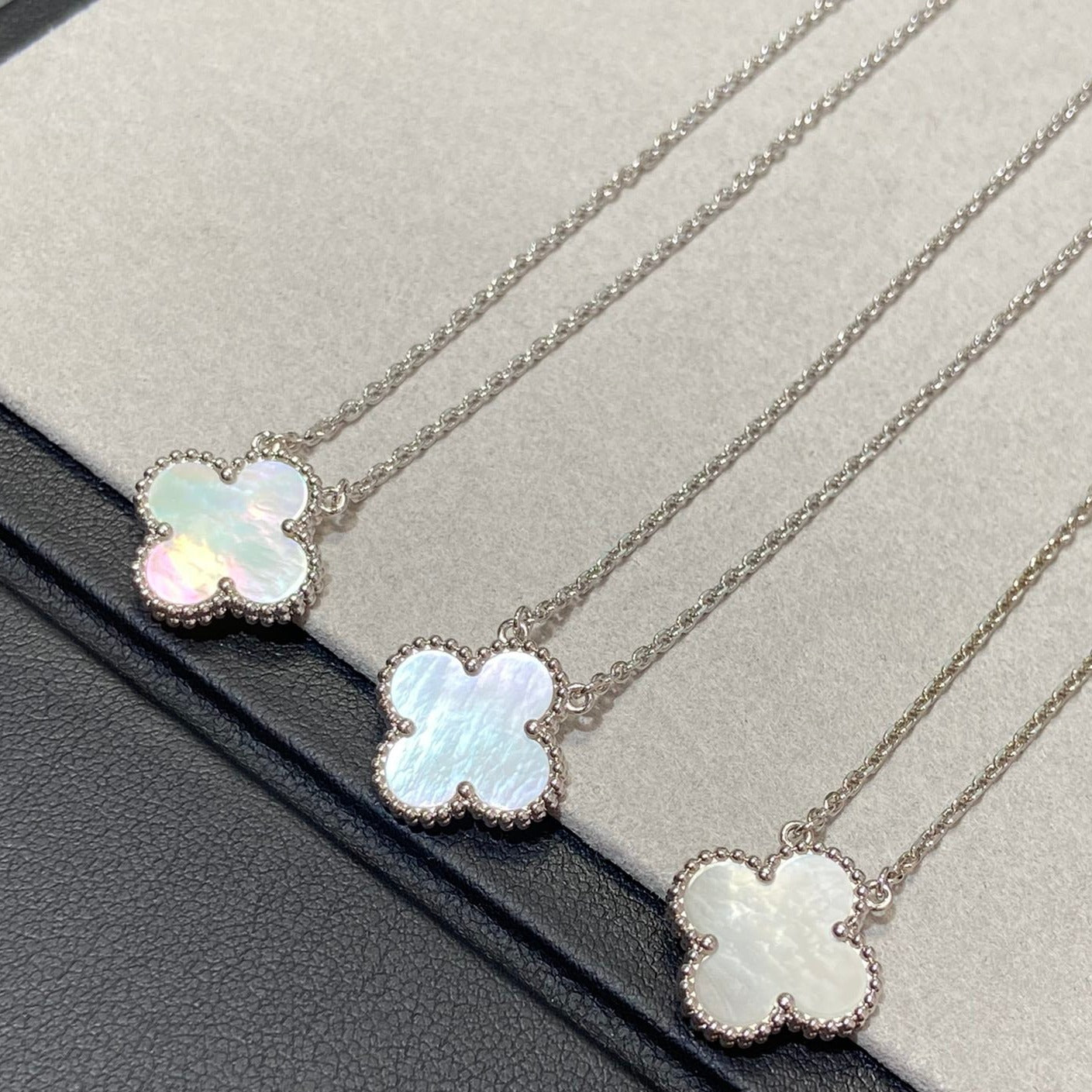 [Vellora-Opalyn]CLOVER MEDIUM SILVER WHITE MOP NECKLACE