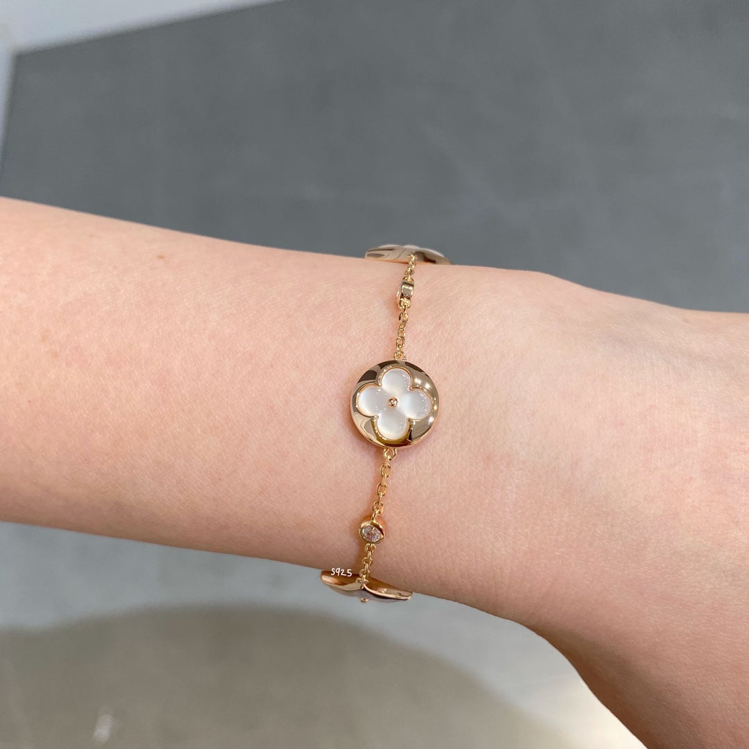 [Vellora-Opalyn]STAR AND SUN 4 MOTIF WHITE MOP PINK GOLD BRACELET