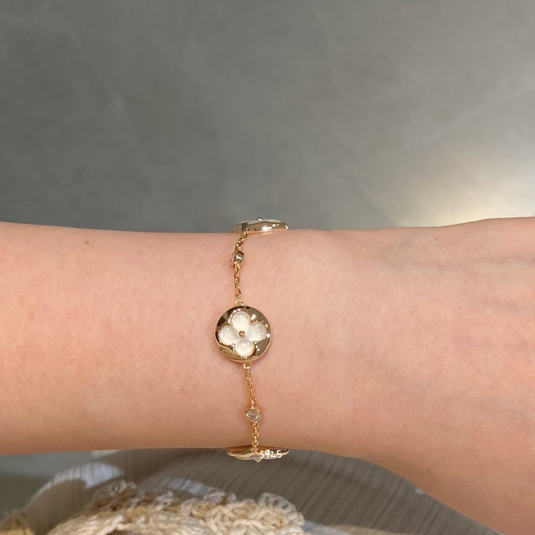 [Vellora-Opalyn]STAR AND SUN 4 MOTIF WHITE MOP PINK GOLD BRACELET