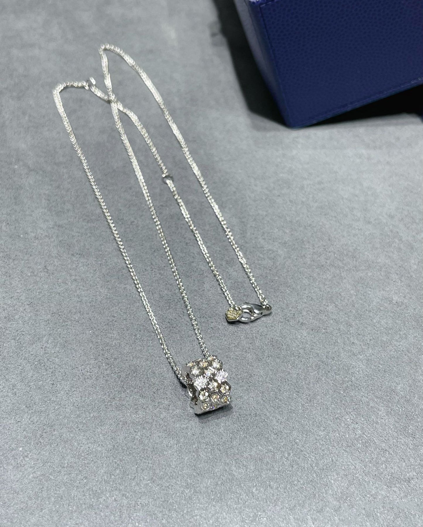 [Vellora-Opalyn]BEE LOVE DIAMOND PAVED 3 ROW NECKLACE