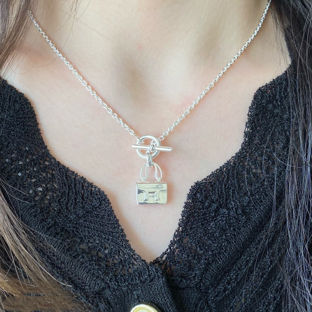 [Vellora-Opalyn]CONSTANCE PEDANT SILVER NECKLACE