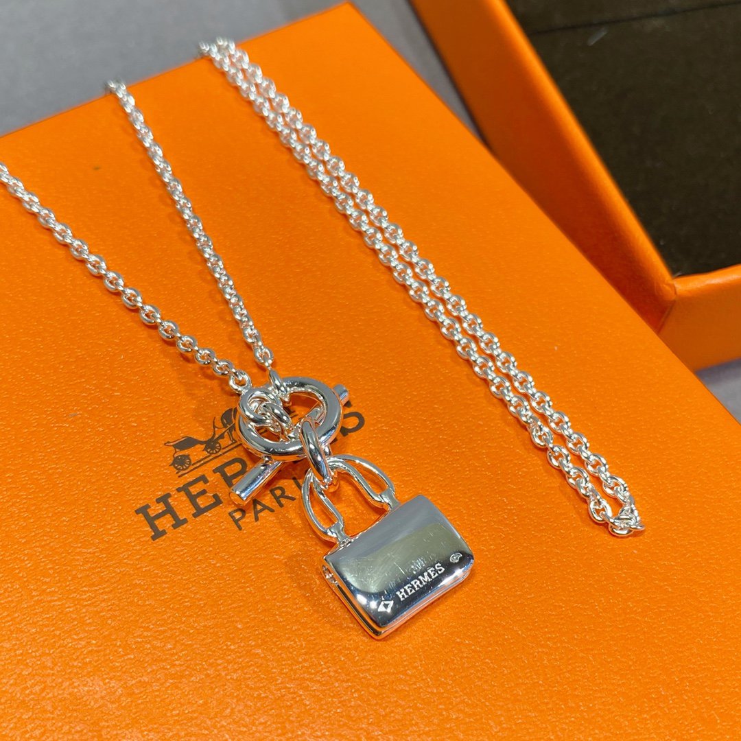 [Vellora-Opalyn]CONSTANCE PEDANT SILVER NECKLACE