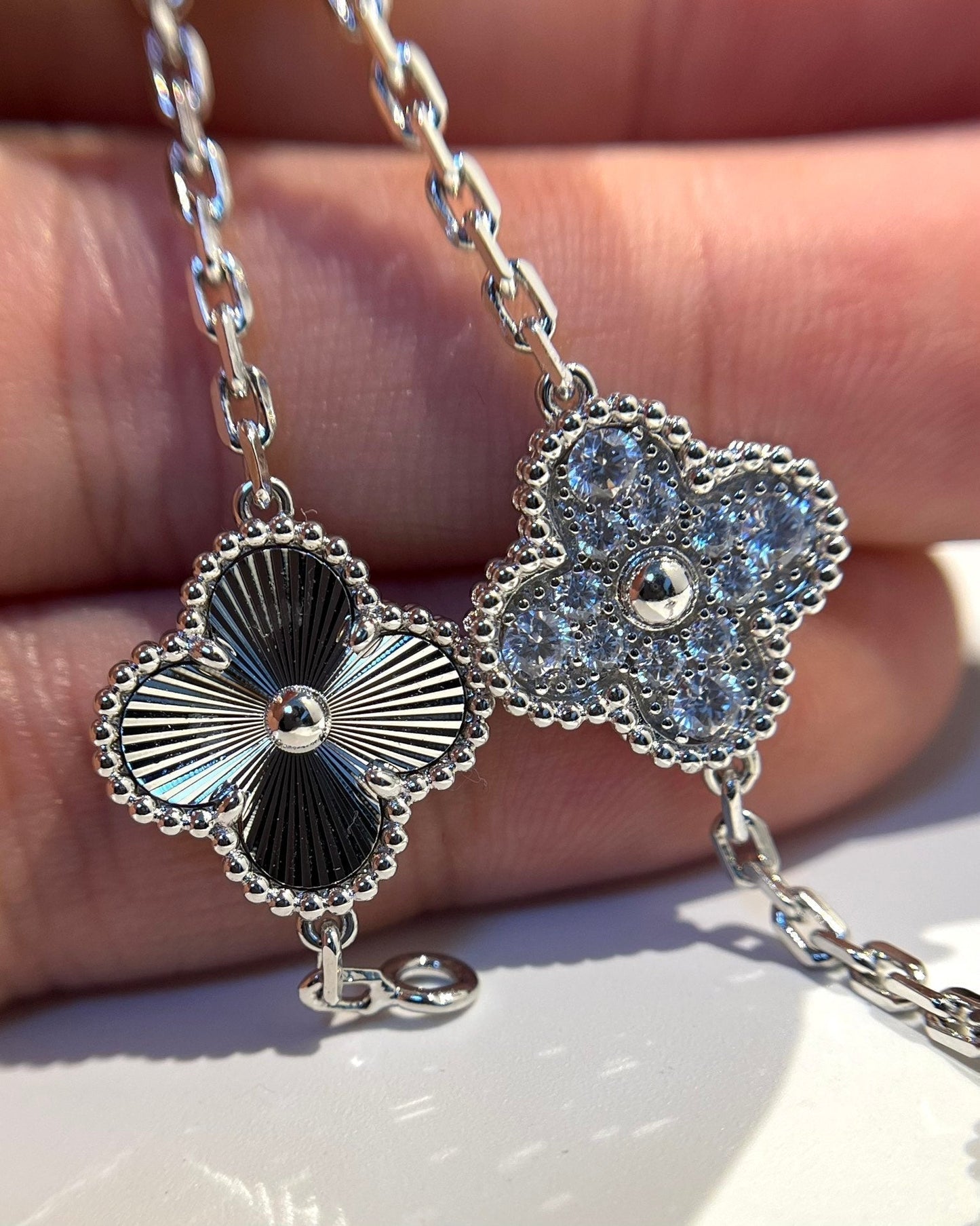 [Vellora-Opalyn]CLOVER 5 MOTIF SILVER DIAMOND BRACELET