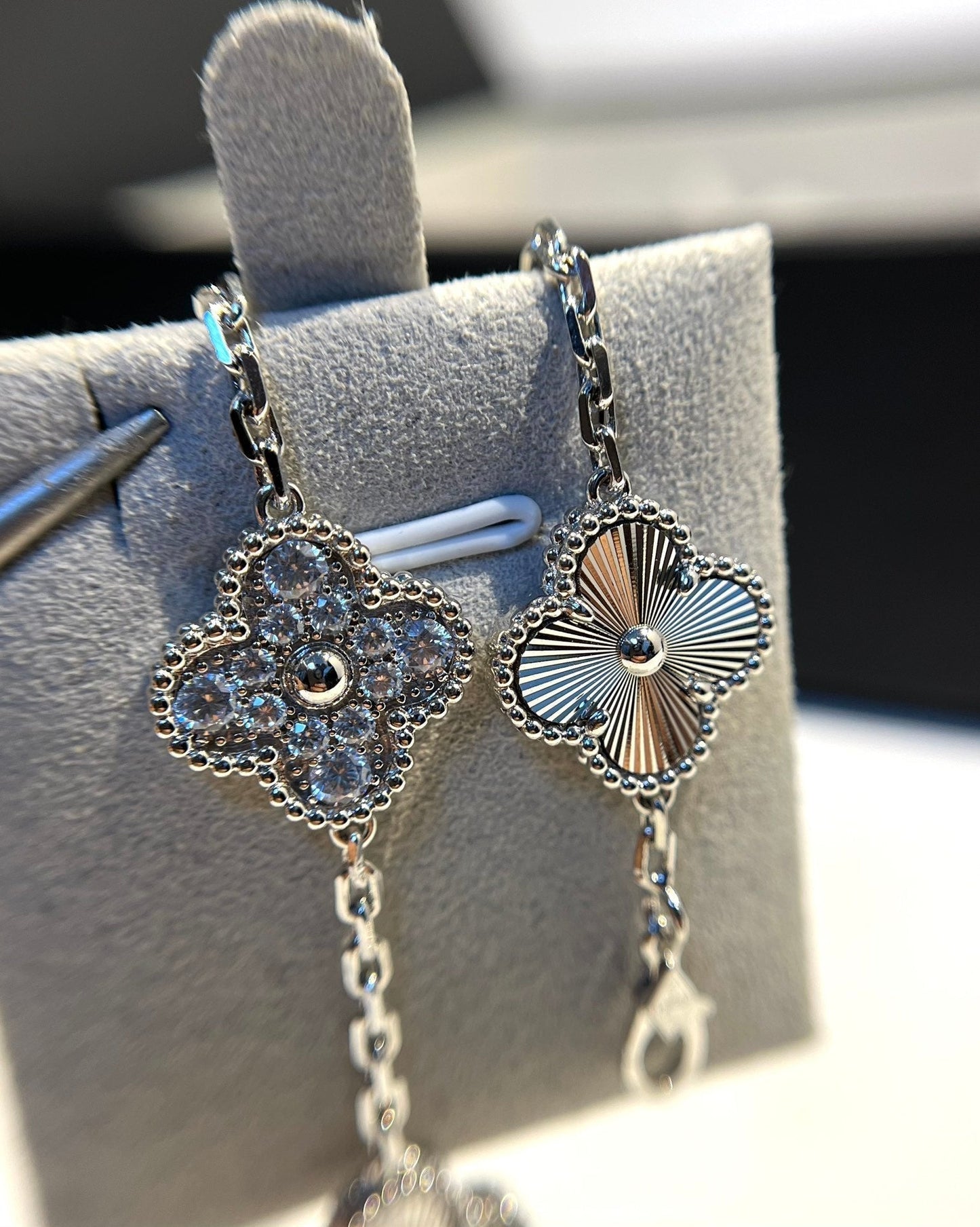 [Vellora-Opalyn]CLOVER 5 MOTIF SILVER DIAMOND BRACELET