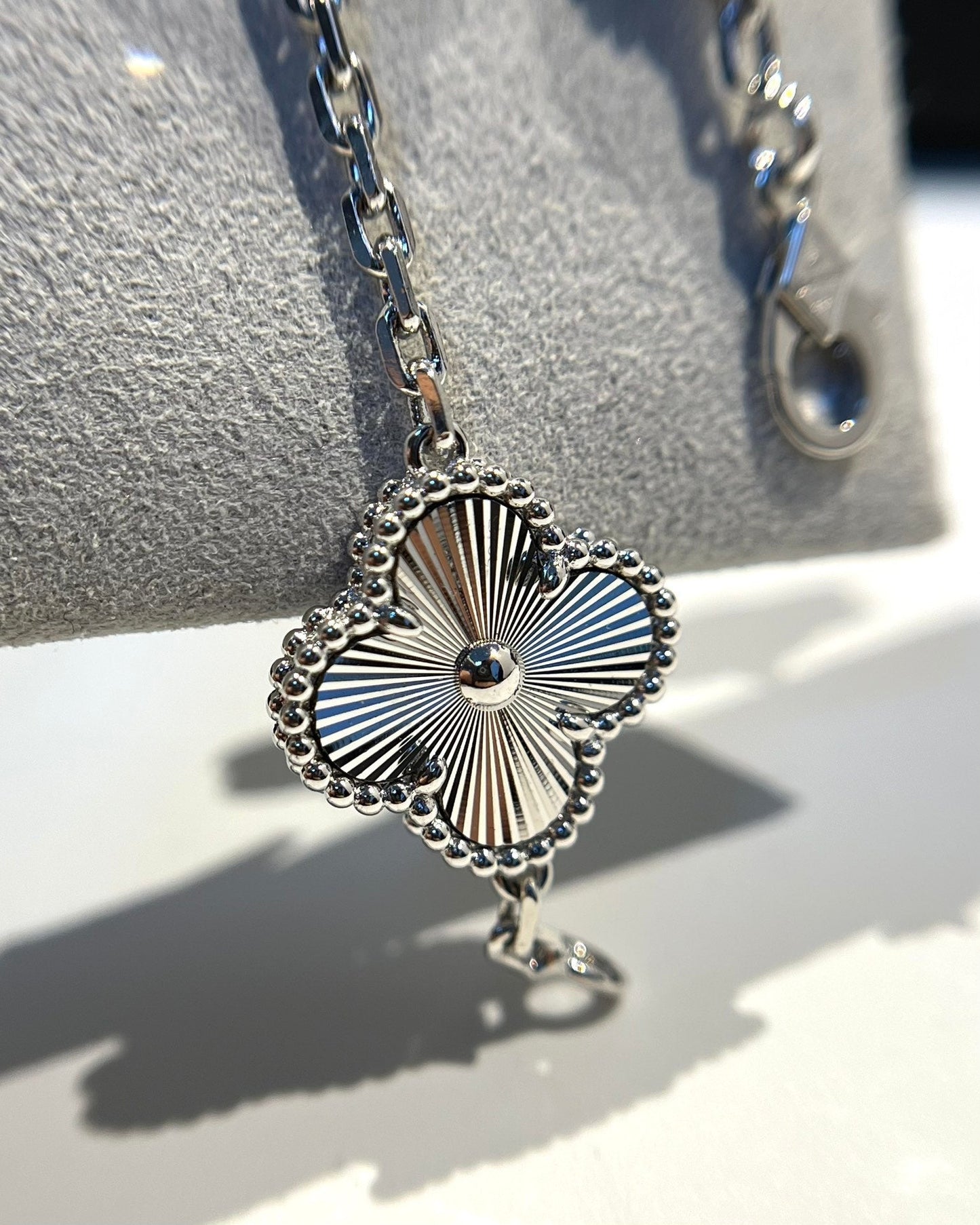 [Vellora-Opalyn]CLOVER 5 MOTIF SILVER DIAMOND BRACELET