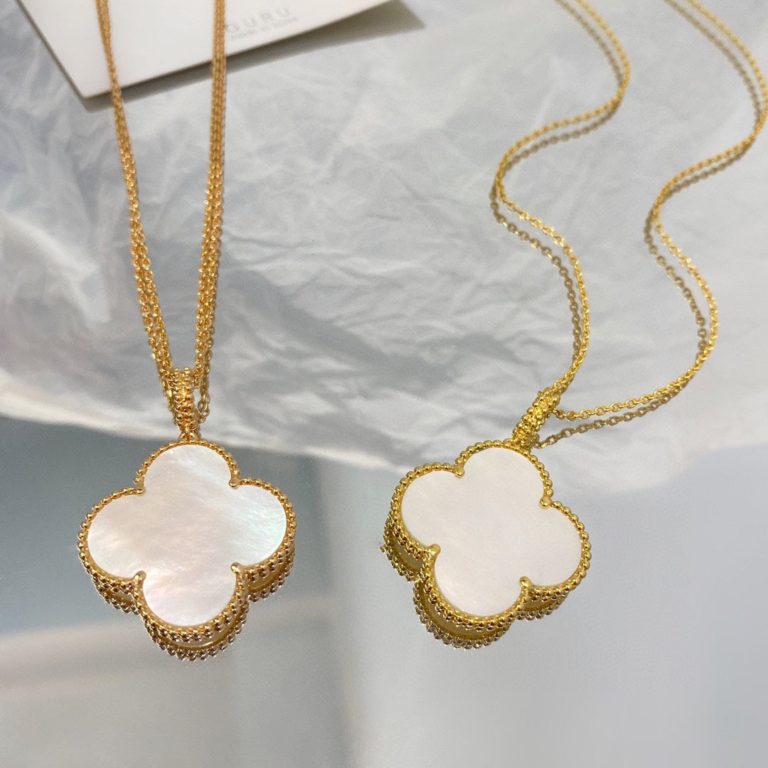 [Vellora-Opalyn]CLOVER 25MM MOP LARGE PENDANT NECKLACE