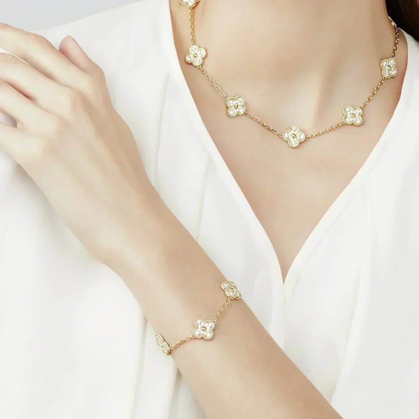 [Vellora-Opalyn]CLOVER 5 MOTIFS  FULL DIAMOND BRACELET