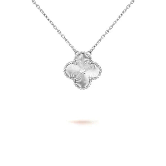 [Vellora-Opalyn]CLOVER  15MM DIAMOND LASER NECKLACE SILVER
