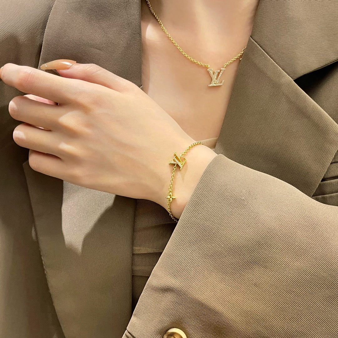 [Vellora-Opalyn]LOGO STAR MOTIF GOLD BRACELET