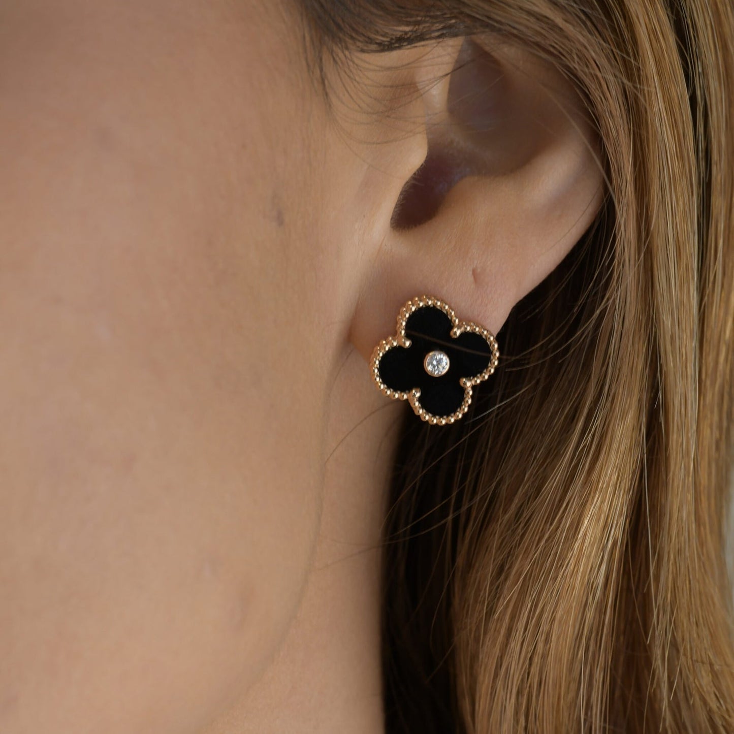 [Vellora-Opalyn]CLOVER MEDIUM 1 MOTIFS ONYX DIAMOND EARRINGS