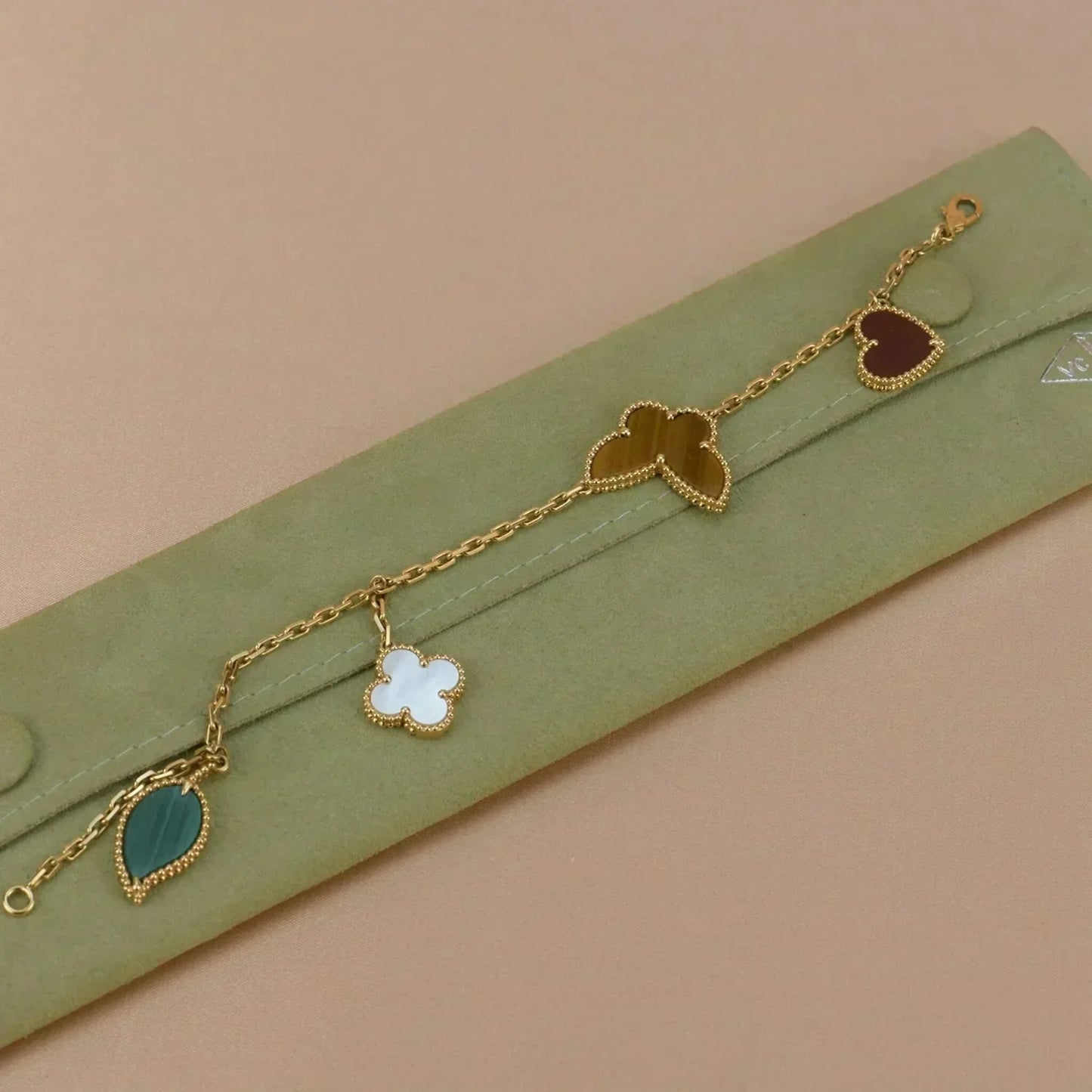 [Vellora-Opalyn]LUCKY SPRING 5 MOTIF GOLD BRACELET