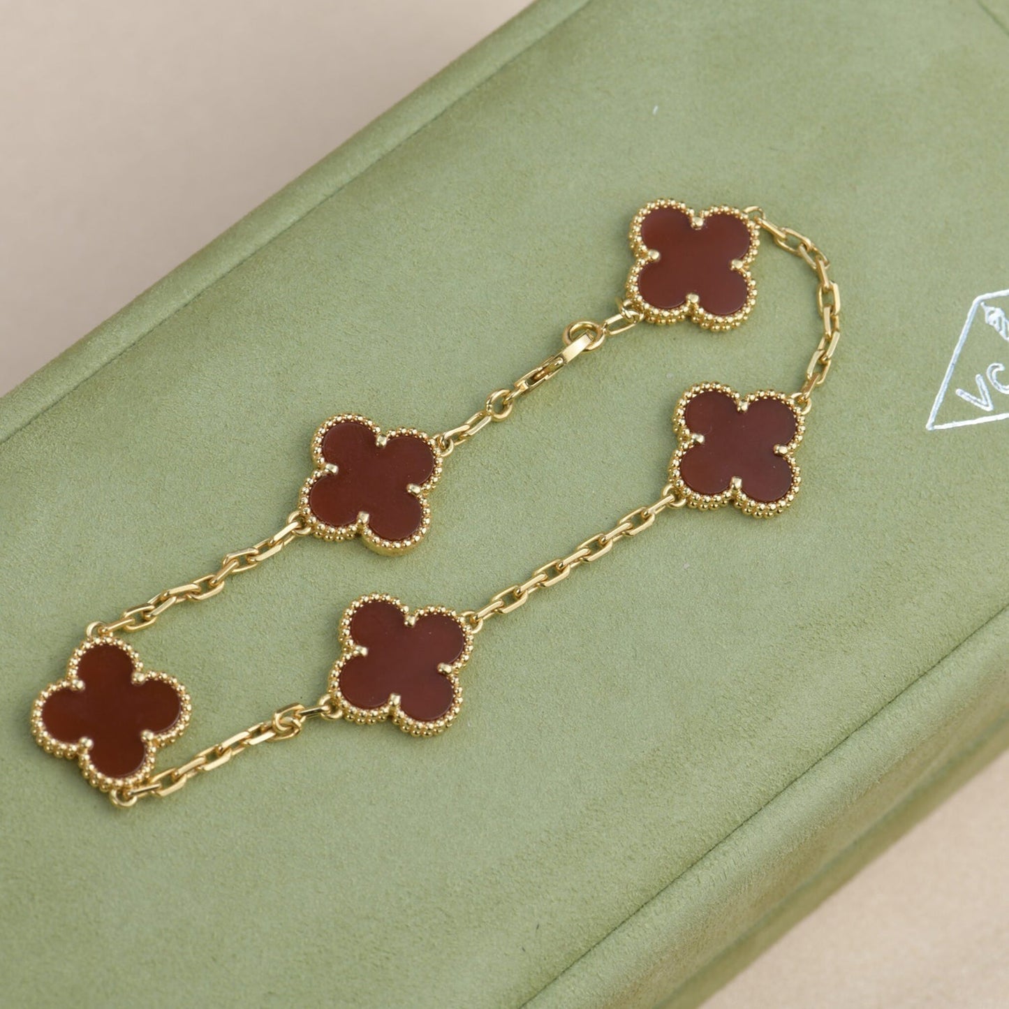 [Vellora-Opalyn]CLOVER 5 MOTIFS RED AGATE  BRACELET