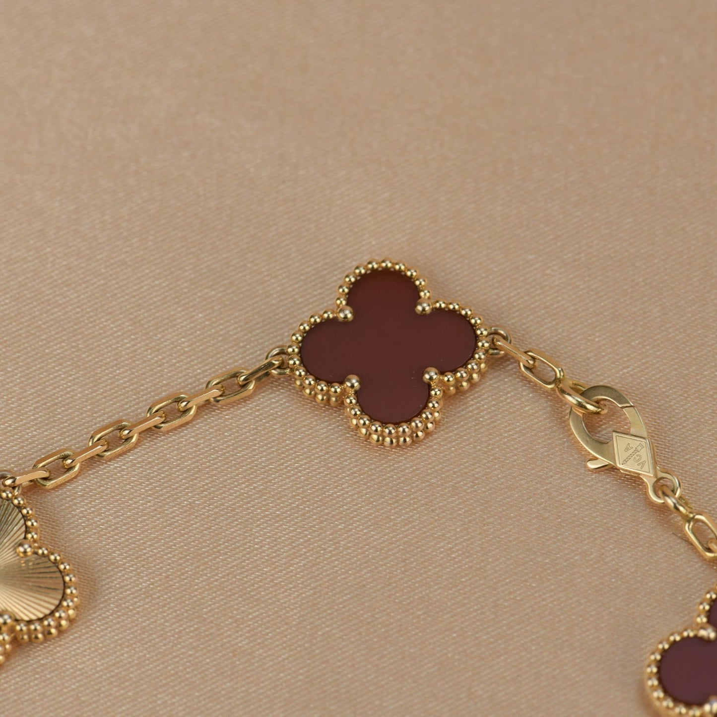 [Vellora-Opalyn]CLOVER  5 MOTIFS CARNELIAN GOLD BRACELET