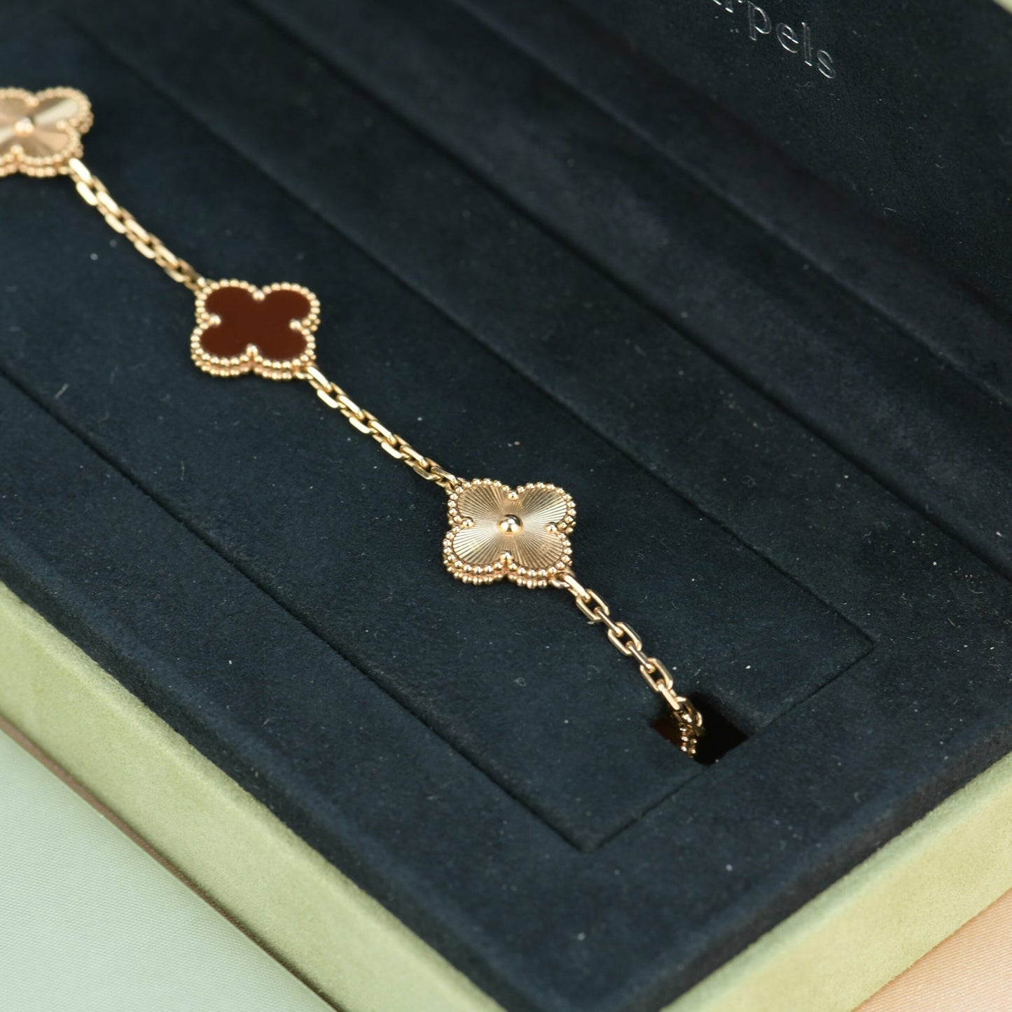 [Vellora-Opalyn]CLOVER  5 MOTIFS CARNELIAN GOLD BRACELET