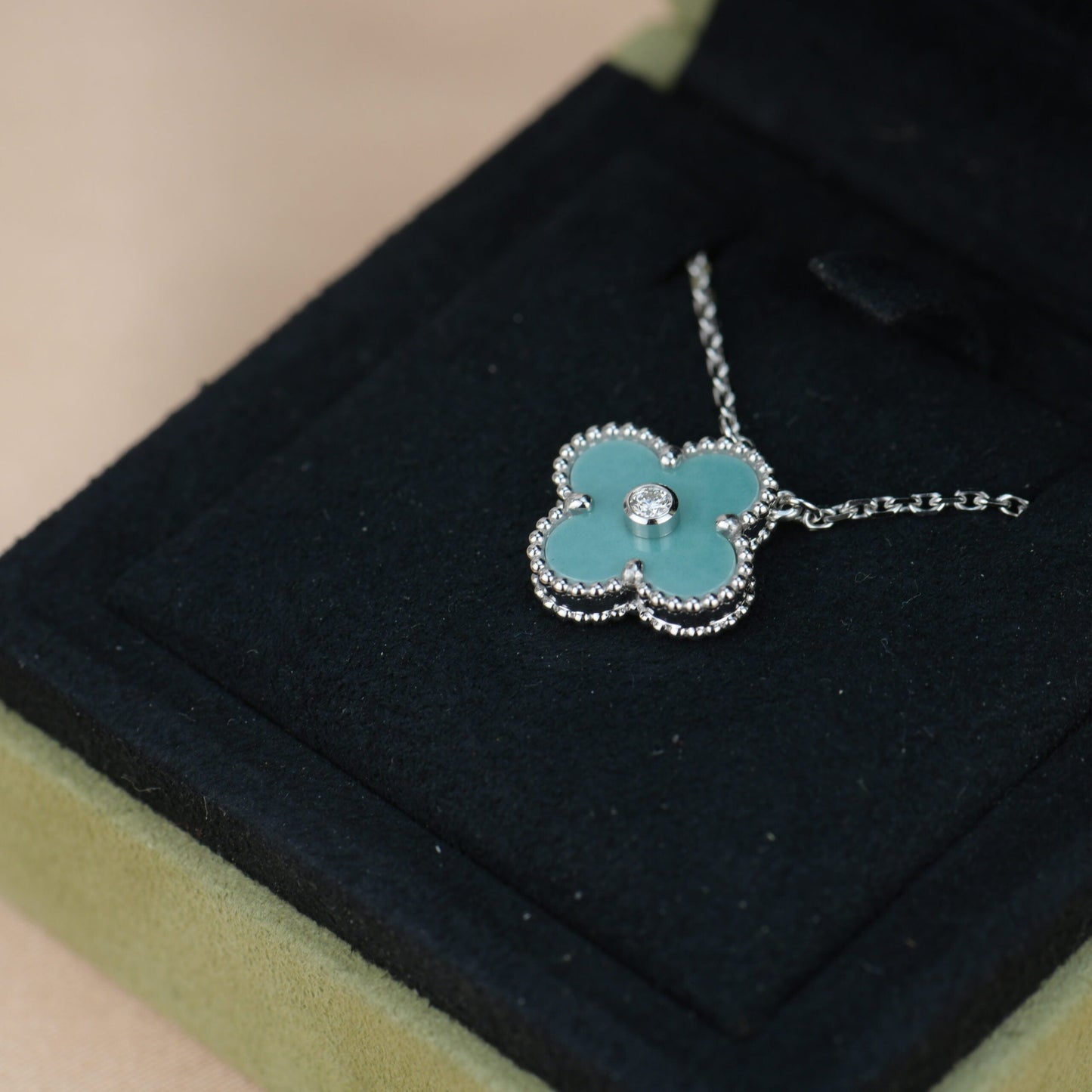 [Vellora-Opalyn]CLOVER 15MM DIAMOND SVRES PORCELAIN  NECKLACE SILVER