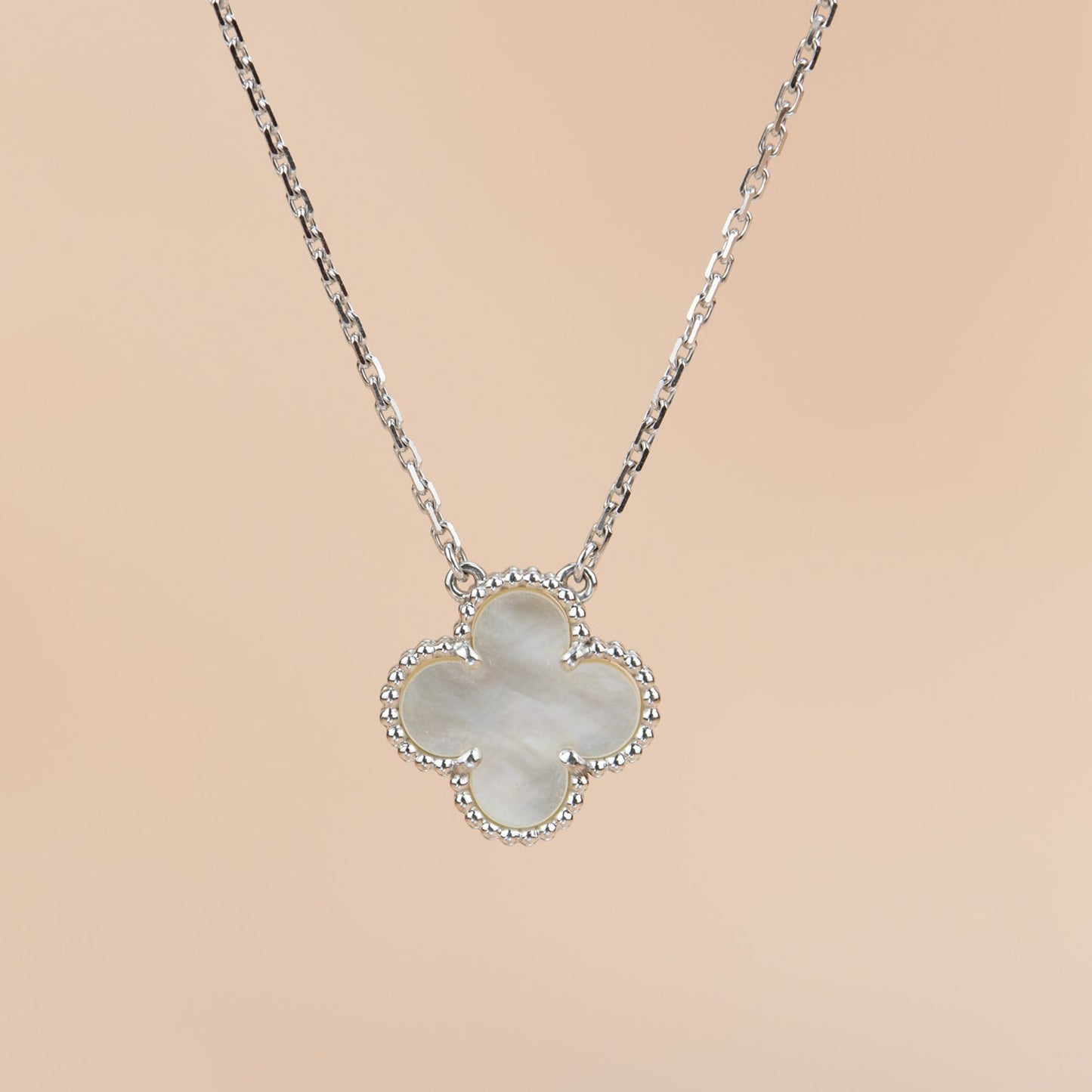 [Vellora-Opalyn]CLOVER  15MM WHITE MOTHER-OF-PEARL SILVER