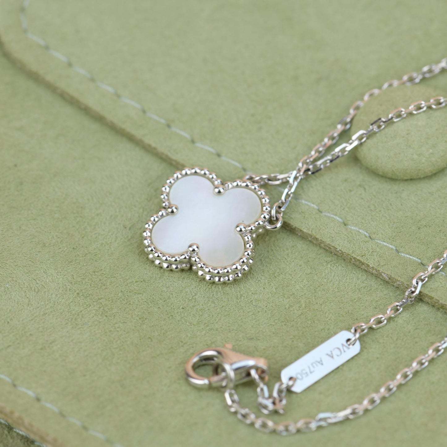 [Vellora-Opalyn]CLOVER  15MM WHITE MOTHER-OF-PEARL SILVER