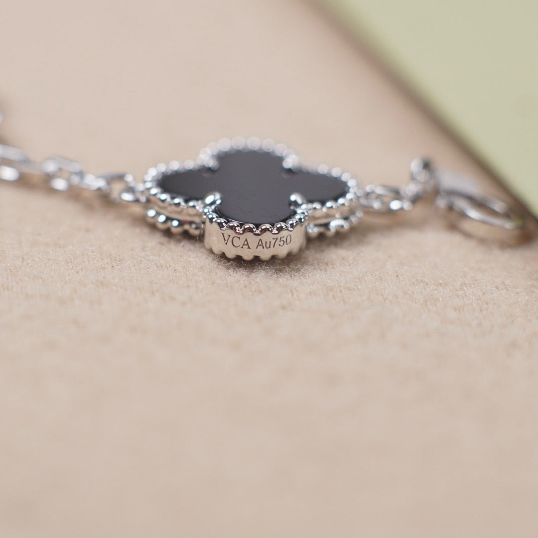 [Vellora-Opalyn]CLOVER 5 MOTIF ONYXS  BRACELET SILVER
