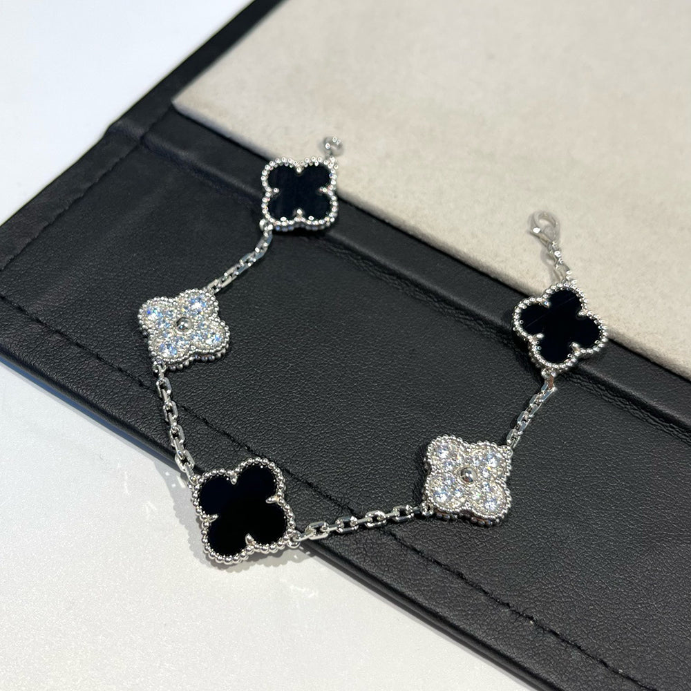 [Vellora-Opalyn]CLOVER 5 MOTIF ONYXS DIAMOND BRACELET SILVER