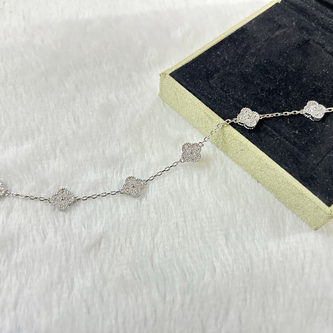 [Vellora-Opalyn]CLOVER 6 MOTIF DIAMOND BRACELET