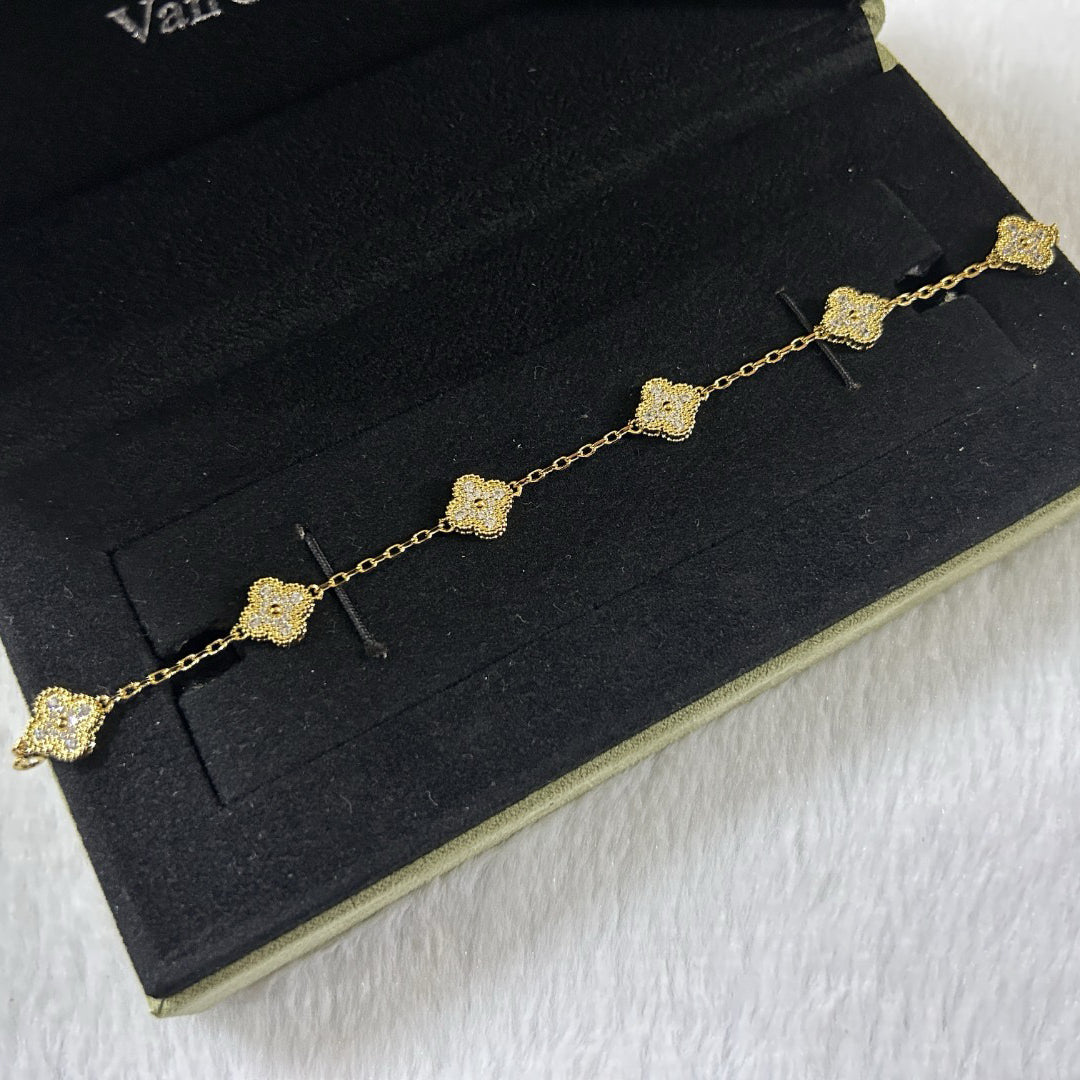 [Vellora-Opalyn]CLOVER 6 MOTIF DIAMOND BRACELET
