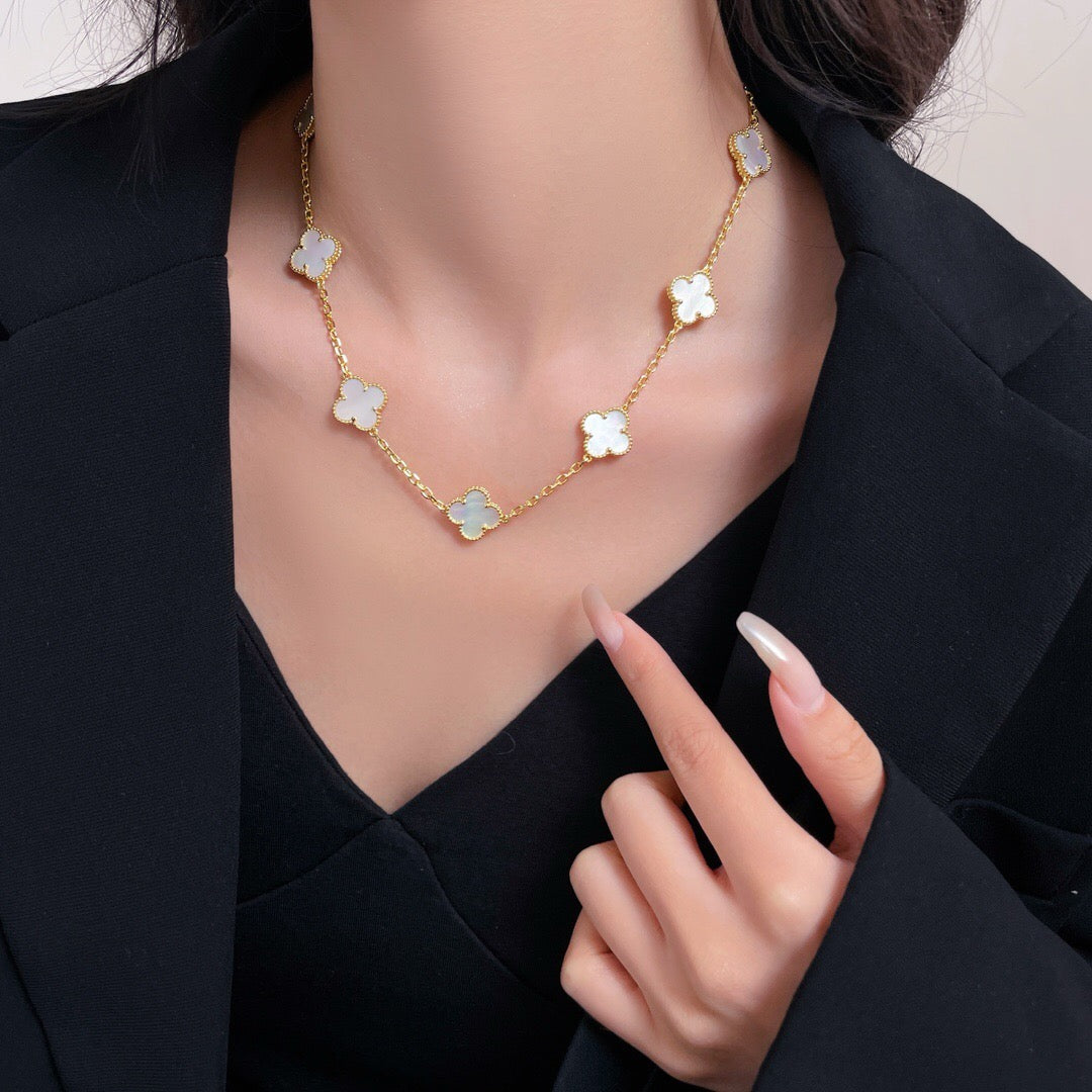 [Vellora-Opalyn]CLOVERS THE 10-MOTIFS WHITE MOTHER OF PEARL NECKLACE