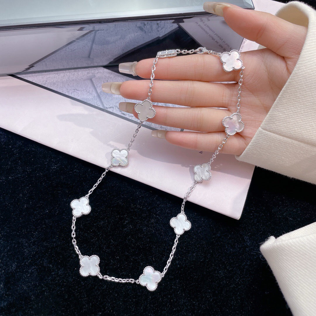 [Vellora-Opalyn]CLOVERS THE 10-MOTIFS WHITE MOTHER OF PEARL NECKLACE