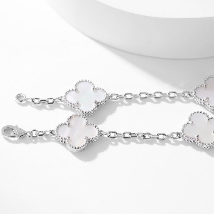 [Vellora-Opalyn]CLOVERS THE 10-MOTIFS WHITE MOTHER OF PEARL NECKLACE