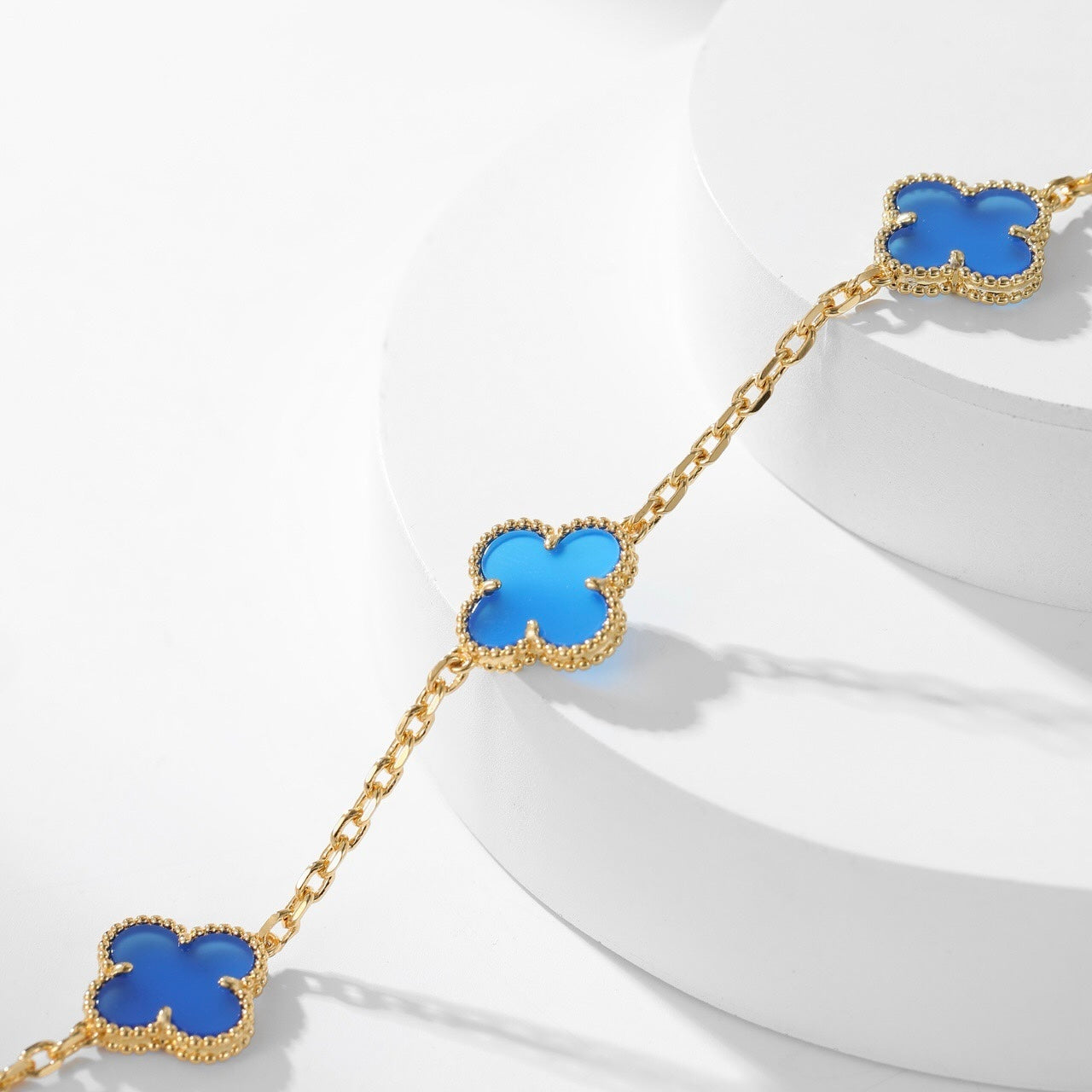 [Vellora-Opalyn]CLOVERS THE 10-MOTIFS BLUE AGATE NECKLACE
