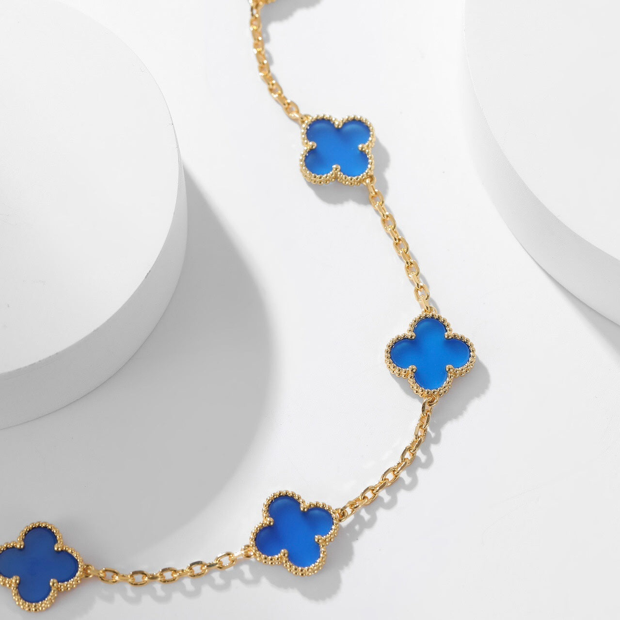 [Vellora-Opalyn]CLOVERS THE 10-MOTIFS BLUE AGATE NECKLACE