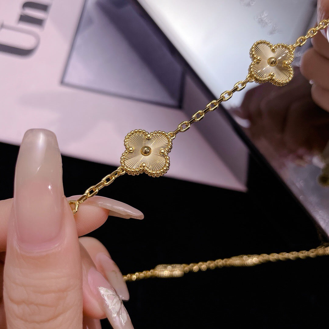 [Vellora-Opalyn]CLOVERS THE 10-MOTIFS LASER NECKLACE