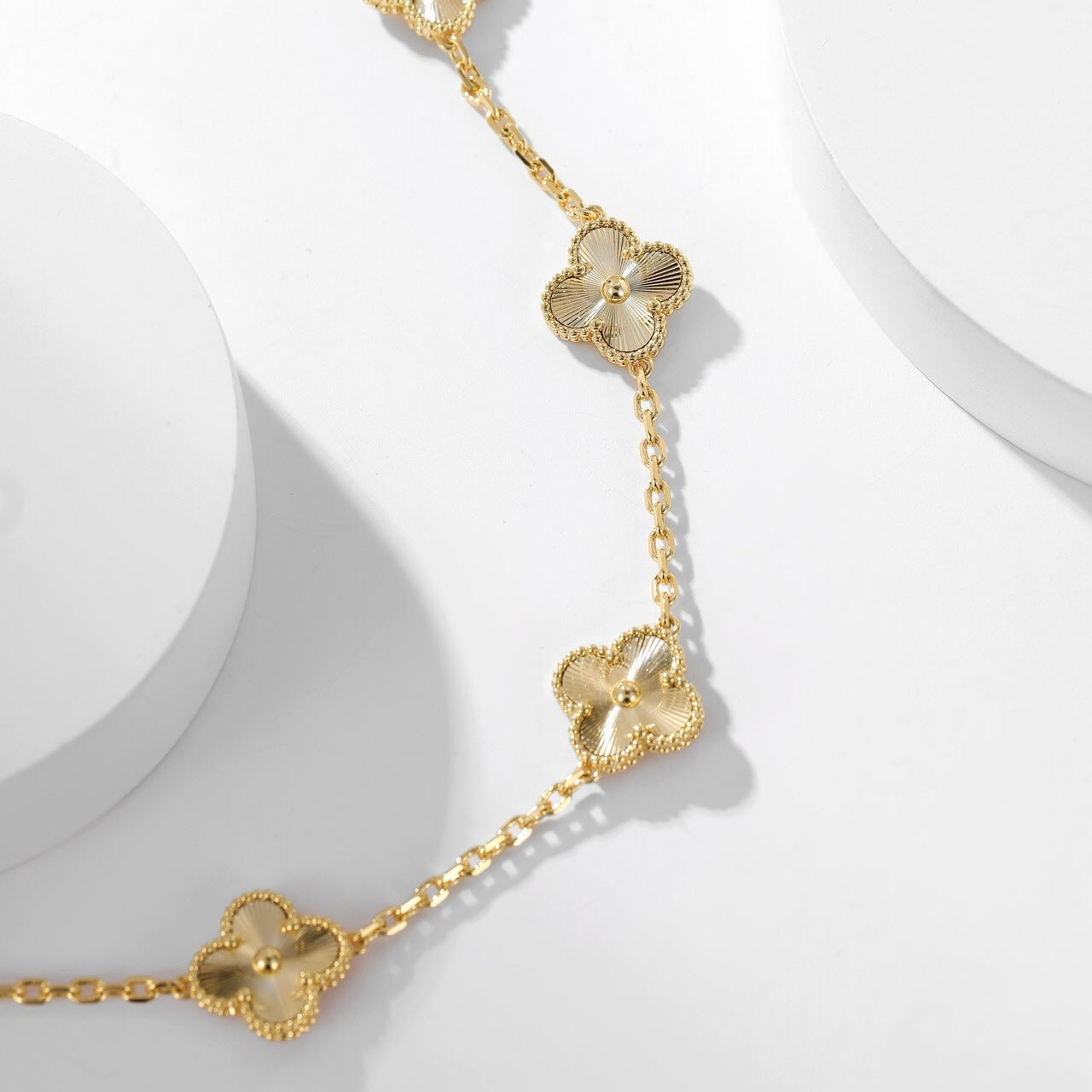 [Vellora-Opalyn]CLOVERS THE 10-MOTIFS LASER NECKLACE