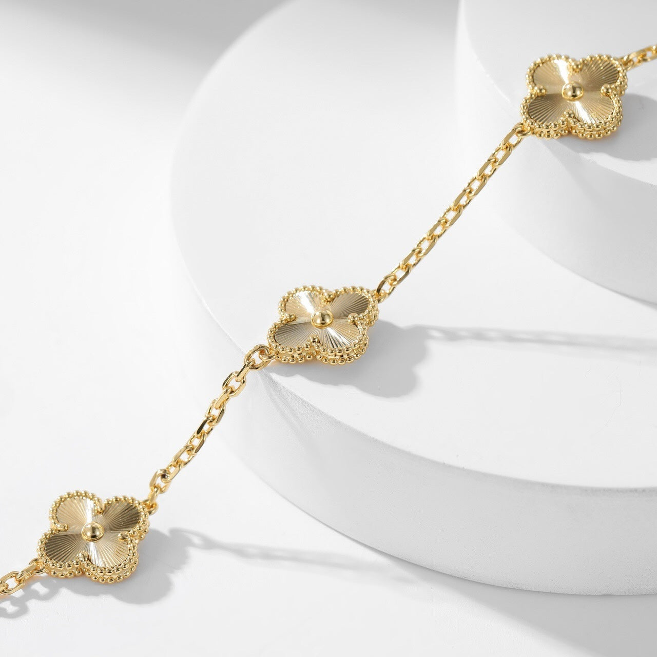 [Vellora-Opalyn]CLOVERS THE 10-MOTIFS LASER NECKLACE