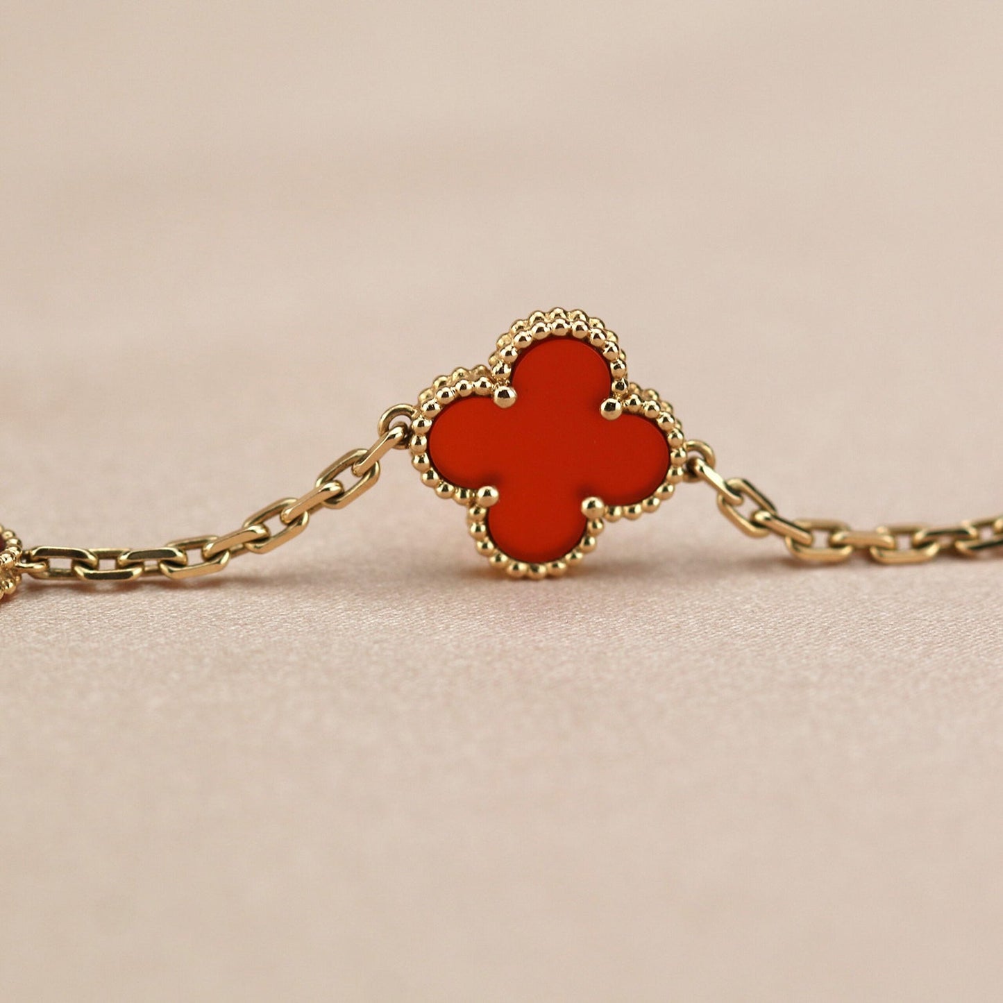 [Vellora-Opalyn]CLOVER 5 MOTIFS RED AGATE  BRACELET