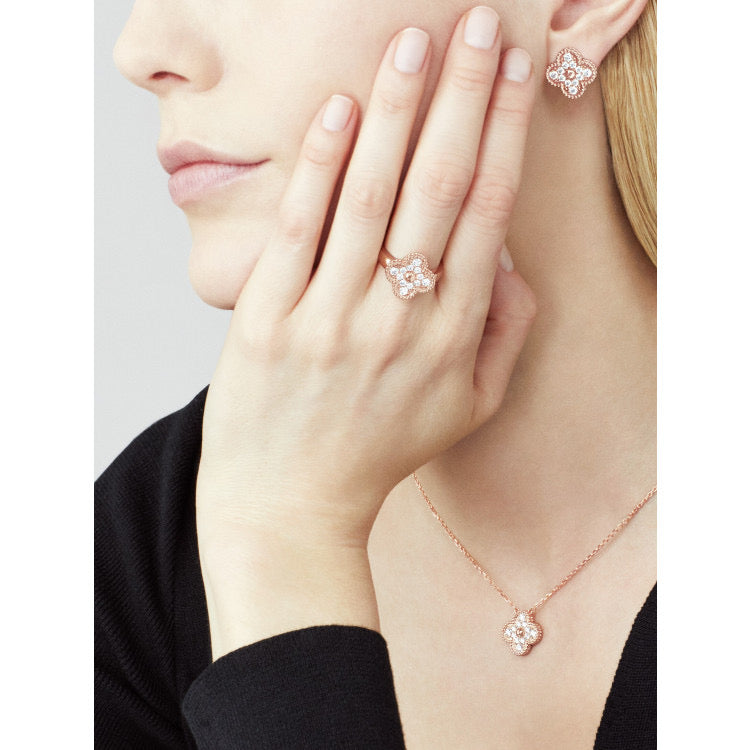 [Vellora-Opalyn]CLOVER 15MM DIAMOND SINGLE FLOWER NECKLACE