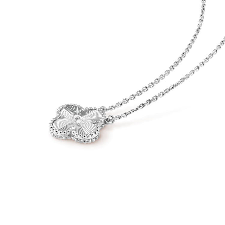 [Vellora-Opalyn]CLOVER 15MM LASER NECKLACE SILVER