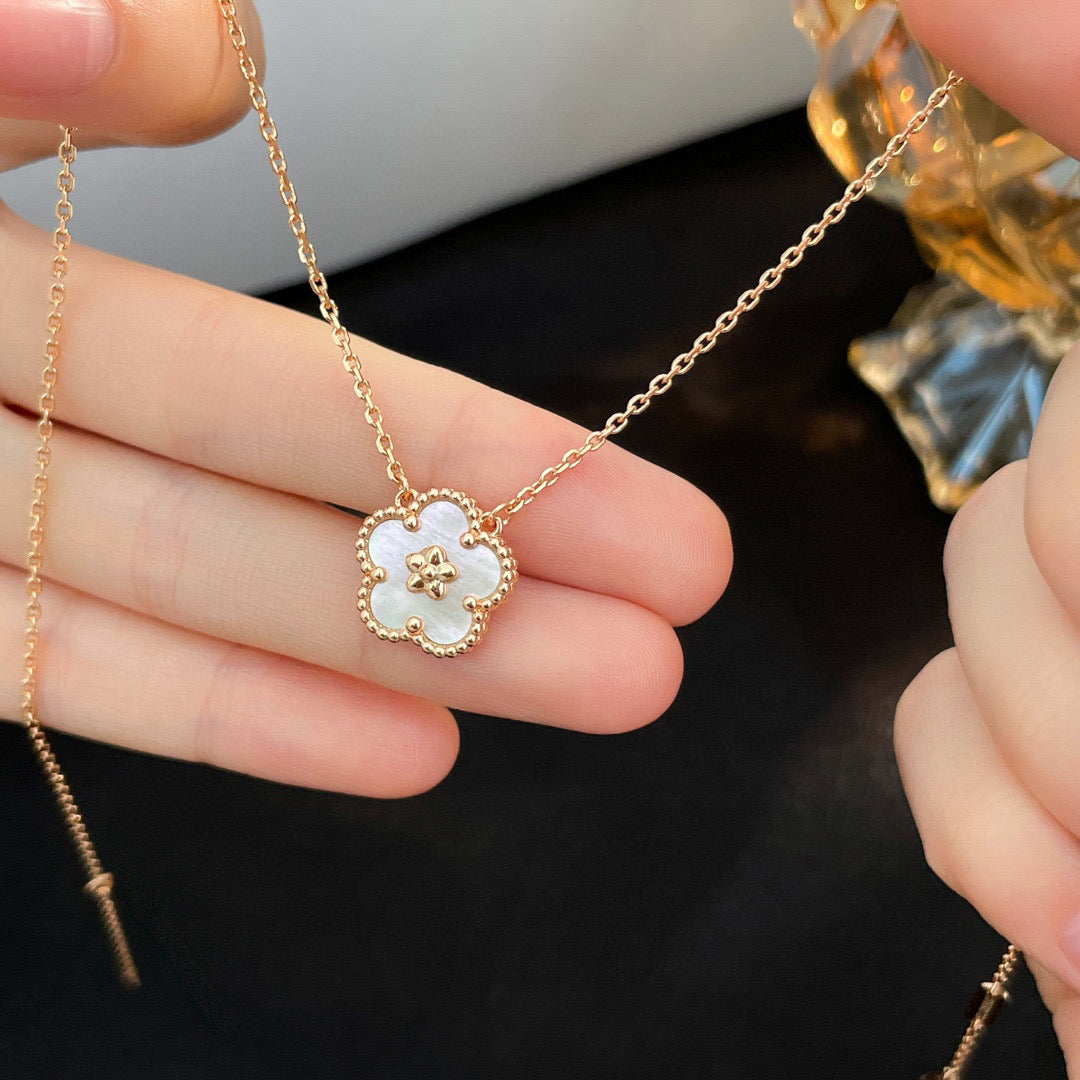 [Vellora-Opalyn]LUCKY  WHITE MOP  PLUM BLOSSOM NECKLACE
