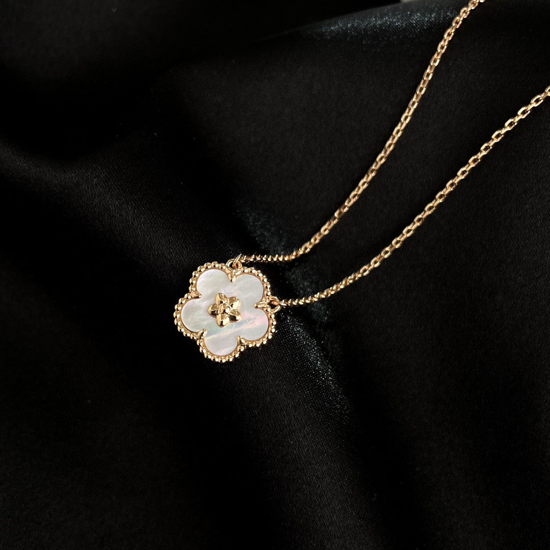 [Vellora-Opalyn]LUCKY  WHITE MOP  PLUM BLOSSOM NECKLACE