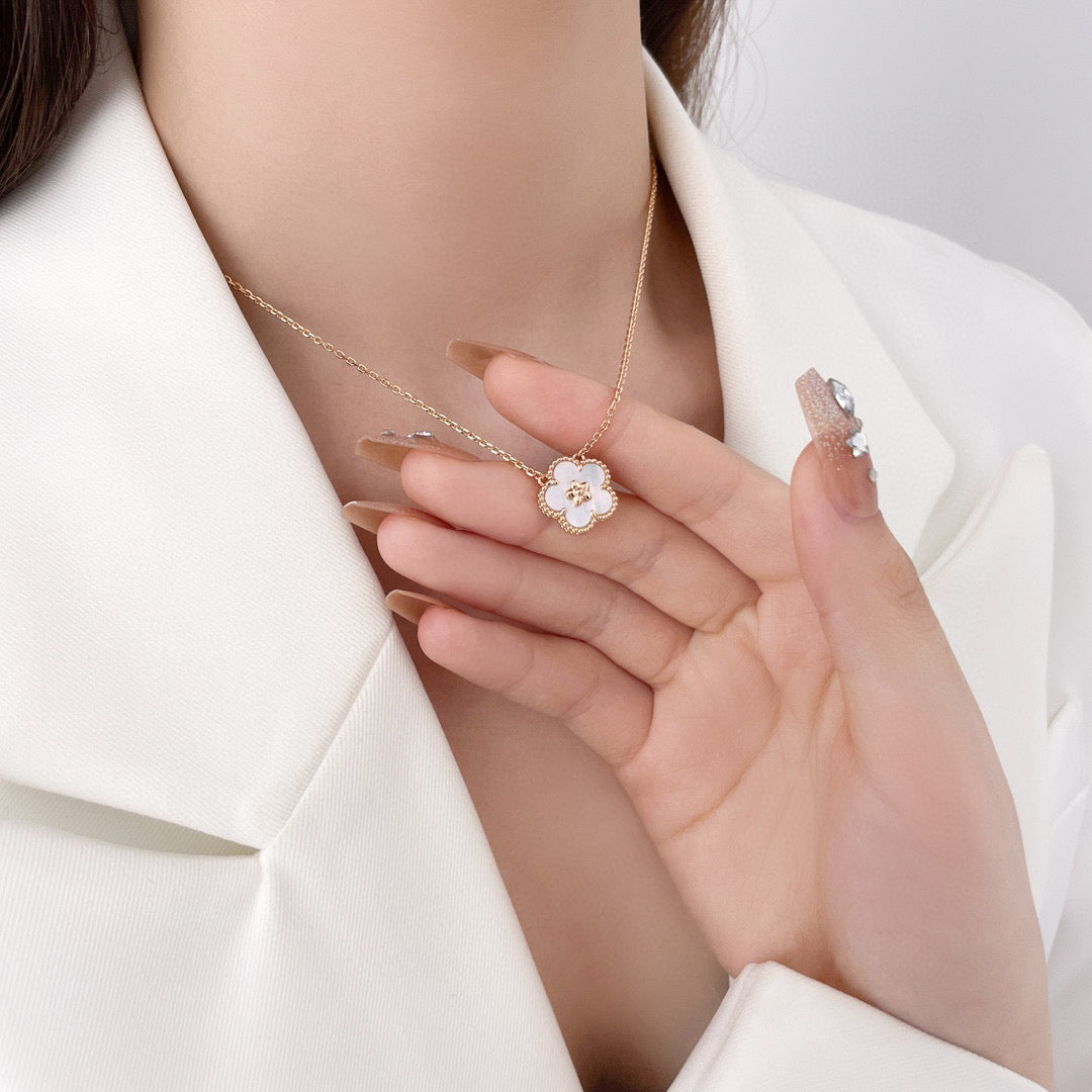 [Vellora-Opalyn]LUCKY  WHITE MOP  PLUM BLOSSOM NECKLACE